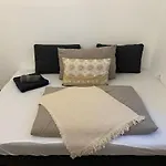 Ideal For 7 With Kitchen Near Danube Lägenhet