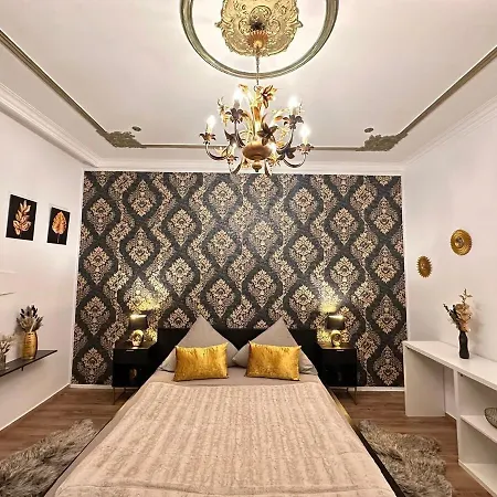 アパート Ideal For 7 With Kitchen Near Danube