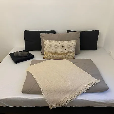 Ideal For 7 With Kitchen Near Danube 아파트