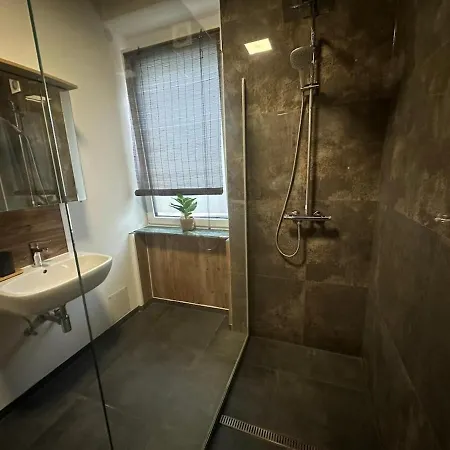 Ideal For 7 With Kitchen Near Danube 아파트 린츠
